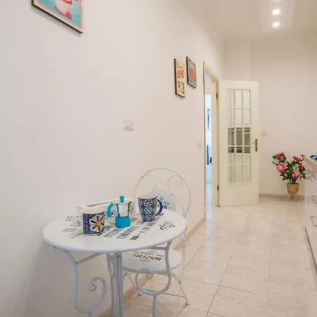 Popcornhousenomentana Lägenhet